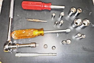 Werkzeugset: Steckschlüsselsatz, Ratsche, Schraubendreher - 20+-teilig, verschiedene Größen - Bild 1 von 17