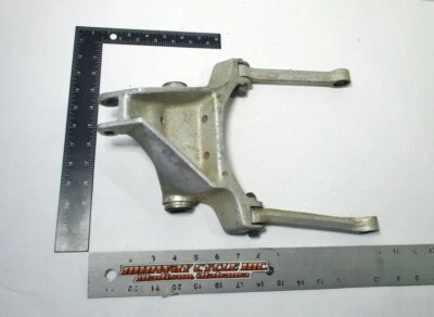 SUZUKI RM250 AMORTIGUADOR TRASERO MONTAJE COJÍN PALANCA ACOPLAMIENTO 62601-14810 RM 250 lm Foto 1 de 4