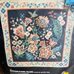 Dimensions Baroque Floral Pillow Needlepoint Kit #2211 Neu 1982 14" x 14" - Bild 1 von 4