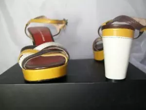683615 MARC JACOBS STRAPPY MUSTARD BROWN CREAM 38 8 - Picture 1 of 1