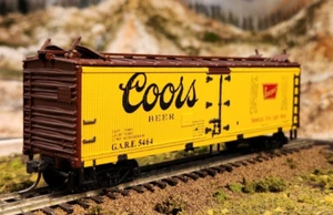 HO Scale Coors Billboard Reefer GARE #5464 40' Athern built up Kadee Couplers - Picture 1 of 7