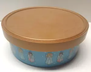 Contenedor de almacenamiento decorativo redondo de plástico con temática de ángel azul claro/crema - Imagen 1 de 10