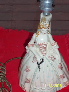 VINTAGE HAND DECORATED -WILLIAM FB JOHNSON CERAMIC -LADY TABLE LAMP - Picture 1 of 6