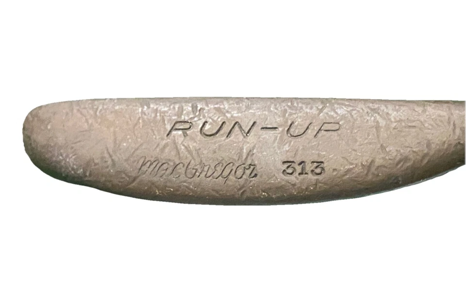 MacGregor Runup 313 Grooveless Brass Chipper  RH 35" Steel Vintage Contour Grip - Image 1 of 4