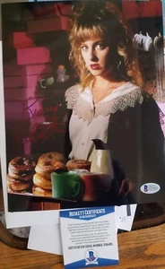 Kimmy Robertson Twin Peaks Beckett Autenticado Firmado a Mano 8x10 Certificado #D39485 - Imagen 1 de 2