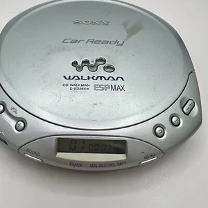 Sony CD Walkman D-E226CK ESPMAX Pronto per Auto Argento Testato/Funzionante Graffiato Top - Foto 1 di 10