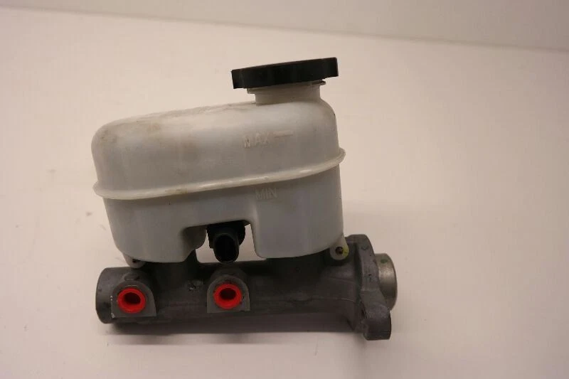 2006-08 GMC ENVOY Brake Master Cylinder  Foto 1 de 4