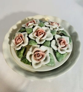 Vintage Capodimonte Style Porcelain Rose Bowl. 6 Roses On Lid. - Picture 1 of 12