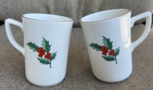 Pickard Hand Decorated Red Holly Berry Christmas Coffee Mug Cup Set 2 - Imagen 1 de 11