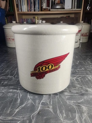 De colección Red Wing Gres 6" Crock Red Wing Shoe Co. 100 Años Número 155/2005 Foto 1 de 4