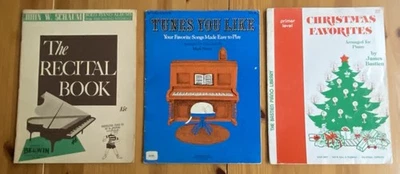 Lot 3 Vintage Beginner Level Piano Songbooks Christmas Children’s Recital Music  - Image 1 of 4