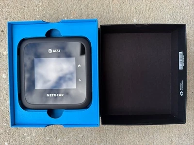 NETGEAR Nighthawk M6 Pro MR6500 AT&T 5G Wi-Fi 路由器 — 第 1/2 张图片