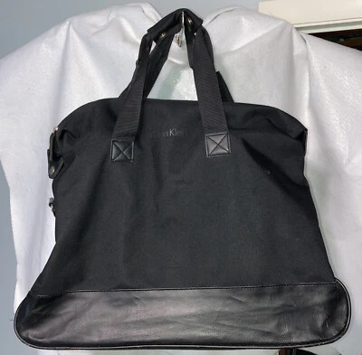 Bolsa de viaje Calvin Klein para gimnasio 18”x14”x9” sin bolsillos Foto 1 de 4