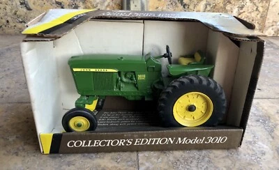 NIB John Deere 1960 Collector's Edition Model 3010 ERTL 1/16 Scale Tractor  - Image 1 of 4