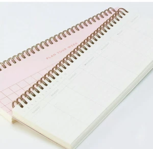 Wochenplaner Hadron Epoche 78 Blatt 11"x3,5" Leinen Papier Folienprägung Rosa NEU - Bild 1 von 2