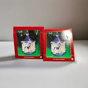 2 CARLTON CARDS VERY MERRY GO ROUND BLOWN GLASS CHRISTMAS HOLIDAY HORSE ORNAMENT - Picture 1 of 8