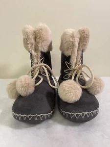 Kooba Moccasins Slipper Boots Gray Faux Fur 45836 Size S 5-6 Laces w/Furry Balls - Picture 1 of 15