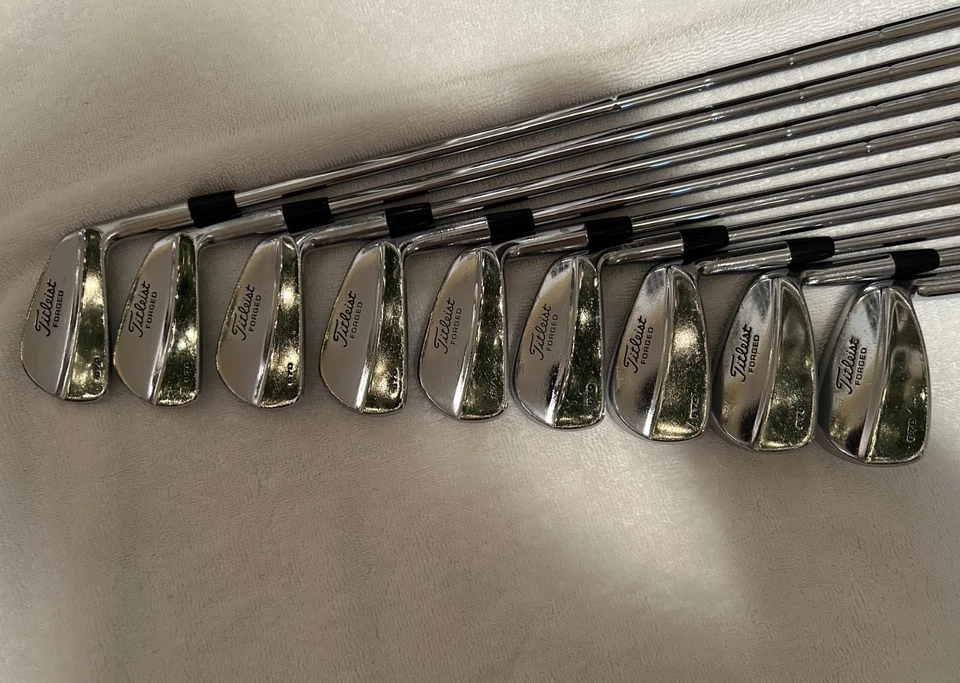 Titleist 670 Forged Iron Set, MRH, 2-PW, Dynamic Gold Tour Issue, X-100 - LOOK! - Image 1 of 4