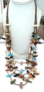 COLLAR DE COLECCIÓN 5 HEBRAS ZUNI 5 HEBRAS CARGADO FETICHE CRIATURAS HEISHI ESTERLINA 77 GRAMOS - Imagen 1 de 10