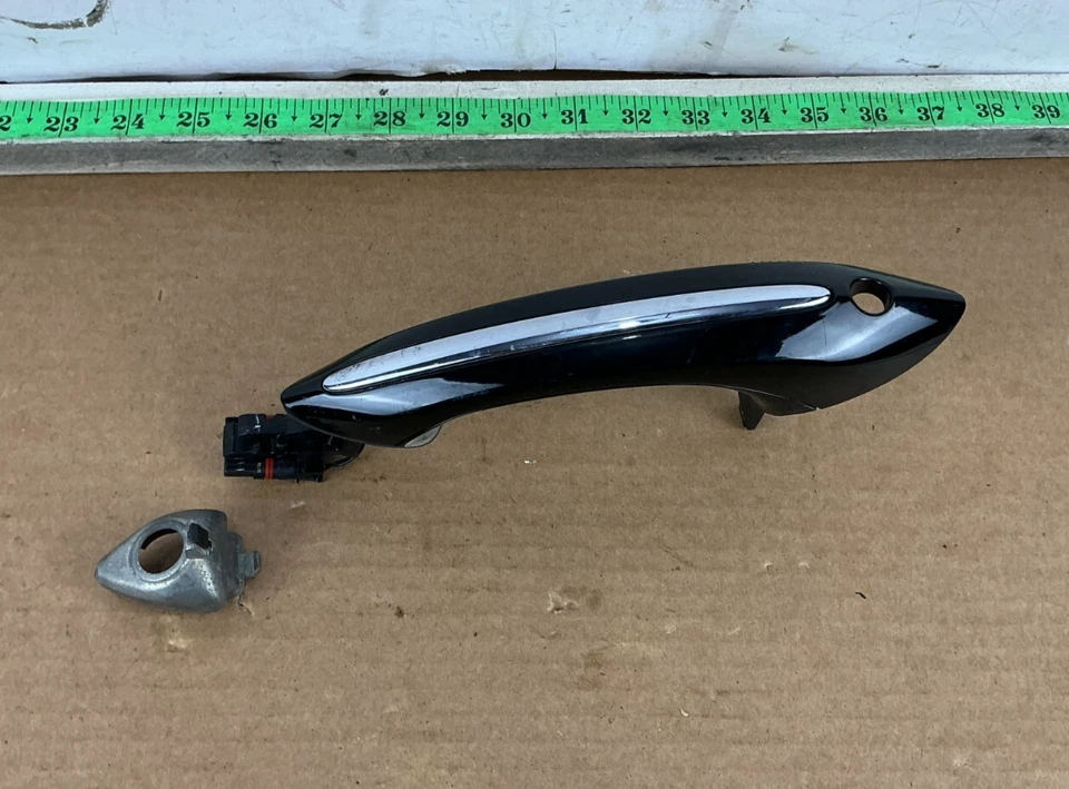 Manija de puerta exterior delantera izquierda BMW 740i F01 2009-2015 7237321 OEM Foto 1 de 4