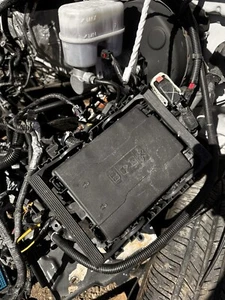 2015-2020 Chevy Tahoe 4x2 5.3 Engine Electrical Wiring Harness Fuse Box🔥 - Picture 1 of 7