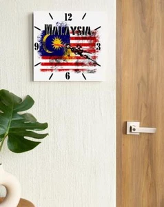 Malaysia Flag Wall clock patriots Wooden Tile Watch Support Décor - Picture 1 of 4