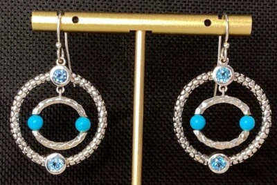 Pendientes circulares colgantes Michael Dawkins de topacio azul esterlina y guijarros turquesa Foto 1 de 4