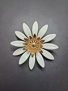 Vintage Sarah Coventry Large White Enamel Daisy Flower Brooch Gold Tone 3" - Picture 1 of 16