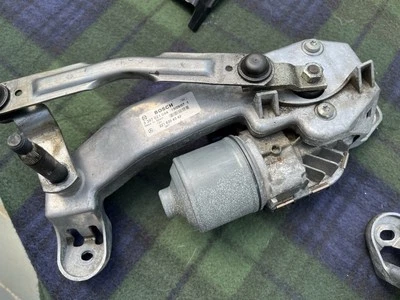 Mercedes-Benz CL550 C216 W216 Driver's Side Wiper Motor & Transmission - Image 1 of 4