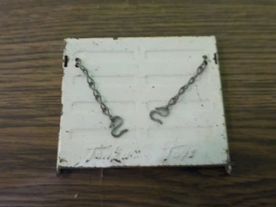 vintage tonka ford pickup truck back farm tranilor back gate and 2 chain for par - Image 1 of 4