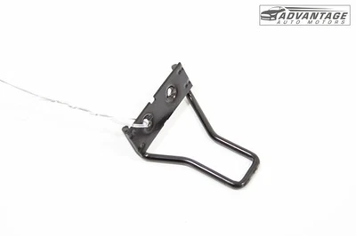 Dodge Challenger 2016-2023 delantero derecho pestillo bloqueo placa de golpeador OEM Foto 1 de 4