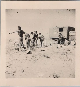 Foto Panzer Gr. Afrika (DAK) Größenvergleich FKK Nackt el-Alamein (MJ-41)1025 - Bild 1 von 2