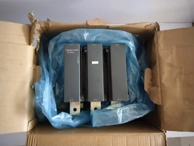 CONTACTOR MAGNÉTICO SCHNEIDER ELECTRIC LC1E630 630AMP BOBINA DE 3 POLOS VOLTAJE 415VAC Foto 1 de 4