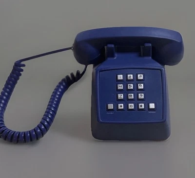 Mini teléfono Pottery Barn Kids azul marino (se conecta a línea fija) ¡probado/funciona! ¡EXCELENTE ESTADO! Foto 1 de 3