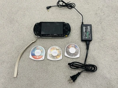 Sony PlayStation Portable PSP-1001 Black Handheld Console works 100% Tested - Image 1 of 4