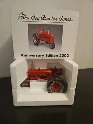 SpecCast International Farmall 400 Diesel Toy Tractor Times Anniv Edition 1/16 - Image 1 of 4