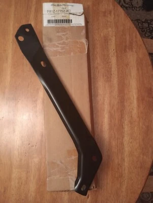 Soporte de parachoques lado conductor delantero izquierdo ford 00-04 super duty f81z17752ad Foto 1 de 3