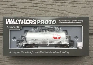 WALTHERS 1/87 HO 40' UTLX 16,000 GAL FUNNEL-FLOW TANK CAR #14020 FS #920-100131 - Picture 1 of 4