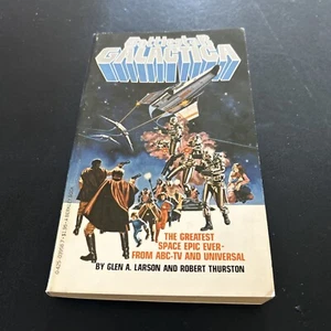 Battlestar Galactica by Glen A. Larson and Robert Thurston Paperback - Imagen 1 de 8
