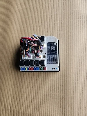 nissan pathfinder navara xtrail 2.5dci fuse box module 2006-2013 - Image 1 of 4