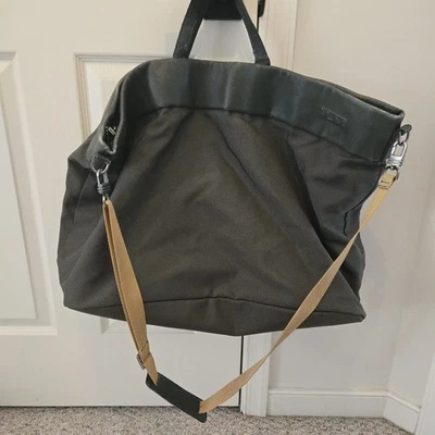 Vintage TUMI Large Travel Shoulder Bag Business Casual Green Sophisticated - Image 1 of 4