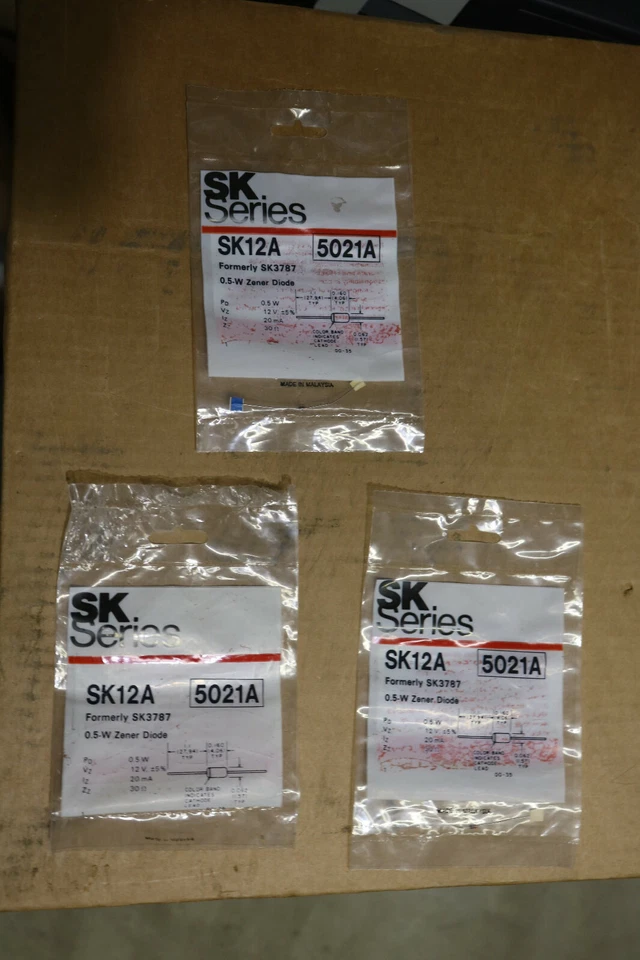 批量 3 件 - RCA SK 系列 SK12A 以前 SK3787 0.5-W Zener 二极管 — 第 1/3 张图片