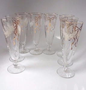FESTIVE CHAMPAGNE GLASSES WITH FLORAL GARLAND MOTIF: SET OF 8 - Picture 1 of 4