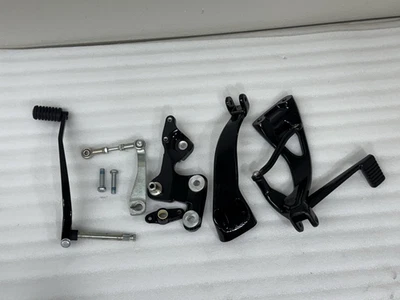 Soporte de montaje de freno OEM 2018-24 Harley-Davidson Softail Fat Bob Foto 1 de 4