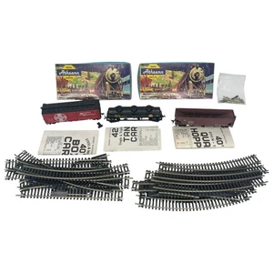 Vintage Lot 3 Athearn HO Scale Cars Box Quad Tank w 25 Pieces Atlas Track Flaw - Picture 1 of 18
