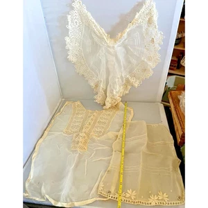 3 corpiños de encaje antiguos - Imagen 1 de 5