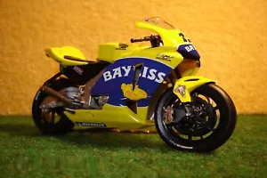 1:22 Honda RC211V T.Bayliss 12 Camel 2005 PROTAR 00136 - Bild 1 von 1