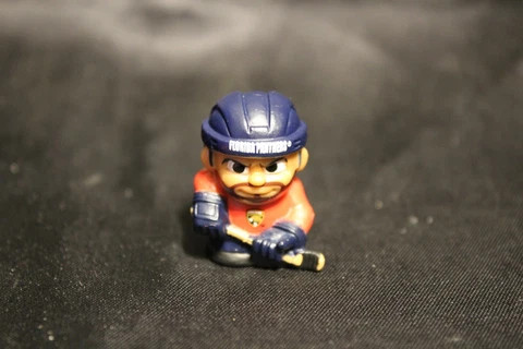 Collectible NHL TEENYMATES Series 4 Figure - FLORIDA PANTHERS - NEW! Loose Cover