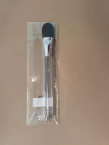 clinique foundation/concealer brush - Picture 1 of 4