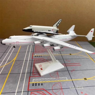 Modelo de avión fundido a presión YY Wings 1/400 Antonov AN-225 CCCP-82060 518895 con base Foto 1 de 4